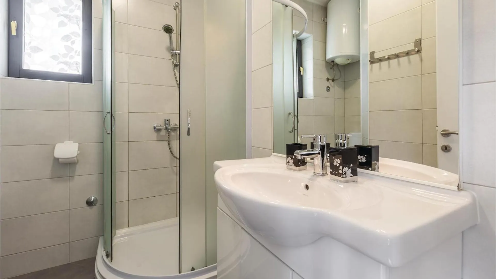 Lovely Apartment In Porec With Kitchen